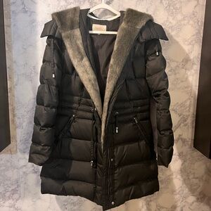 Laundry by Shelli Segal Grey/Gray Puffer Coat with Fur Outer Lining Small